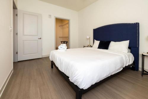 Modern Nulu 2BR CozySuites Unit 03 in Louisville, USA