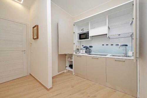 4BNB - Ottaviano Vatican Flat - image 10
