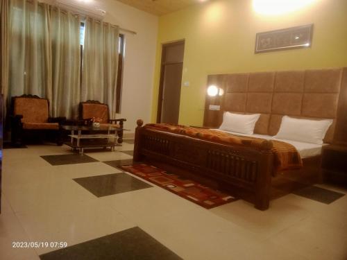 KAMAKSHI GUEST HOUSE