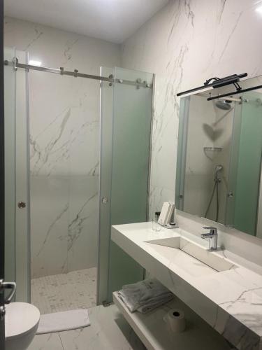 Black Diamond Hotel - image 7