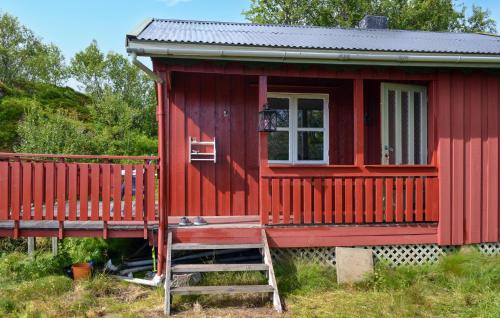 Beach Front Home In Straumsjen With Kitchen