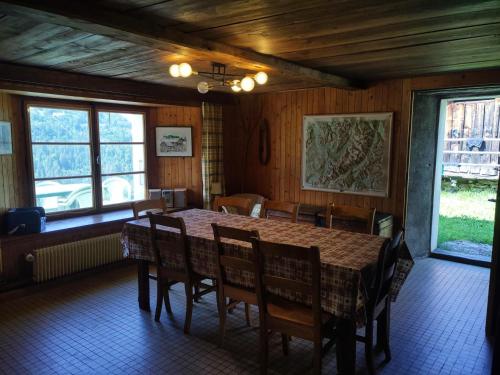 Chalet La Gayolle - Chalets pour 12 Personnes 96 - image 2