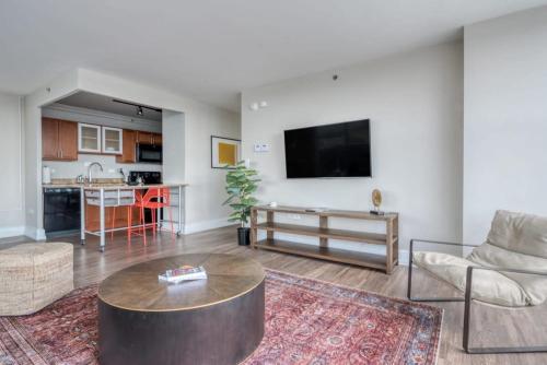 CozySuites 800 Tower 1BR with gym! 08 in Louisville, USA