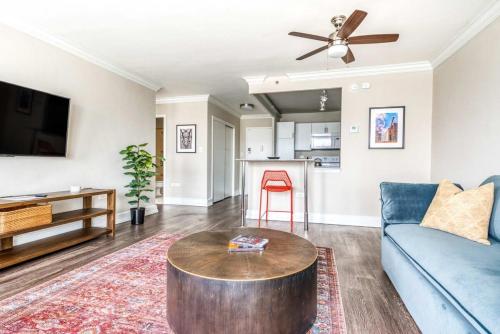 TWO 800 Tower CozySuites with gym! 7FL in Louisville, USA