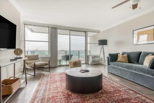CozySuites 800 Tower 1BR with gym! 05 in Louisville, USA