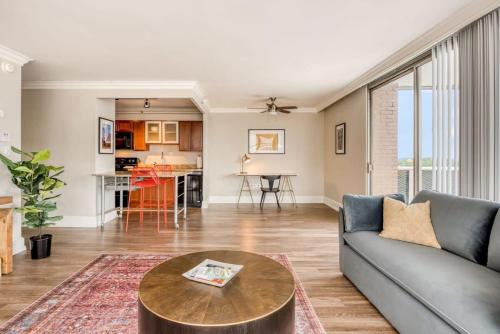 CozySuites 800 Tower 1BR with gym! 24 in Louisville, USA