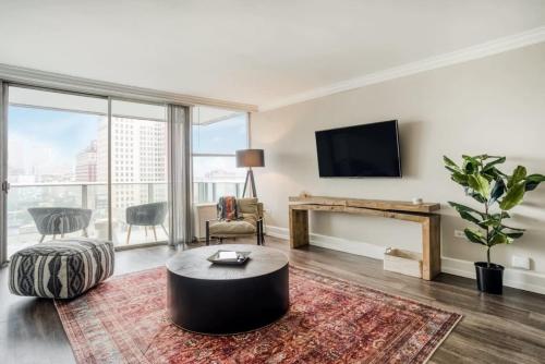 CozySuites 800 Tower 1BR with gym! 17 in Louisville, USA