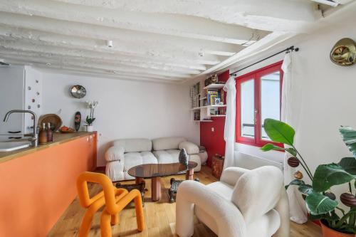 Charming marais flat, París