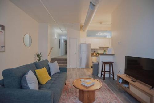 CozySuites The Block - Direct Skybridge Access #2