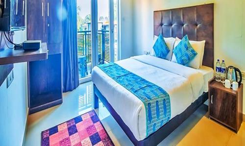 Deluxe Room image 3