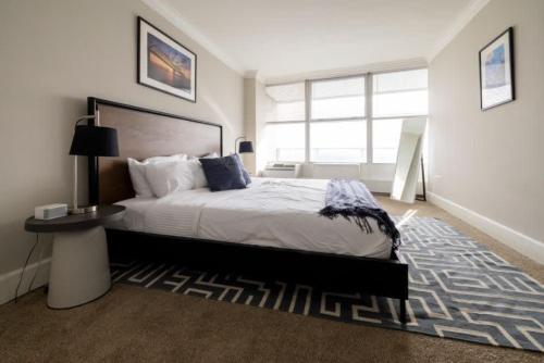 CozySuites 800 Tower 2BR with gym! 35 in Louisville, USA