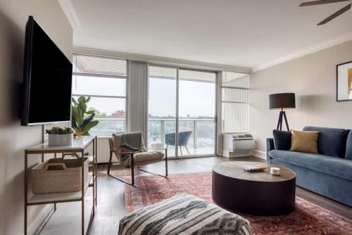 TWO 800 Tower CozySuites with gym! 8FL in Louisville, USA