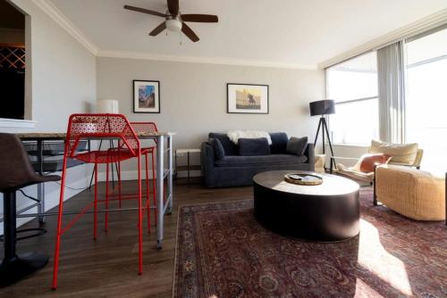 CozySuites 800 Tower 2BR with gym! 32 in Louisville, USA