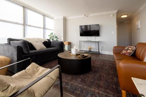 TWO 800 Tower CozySuites with gym! 21FL in Louisville, USA