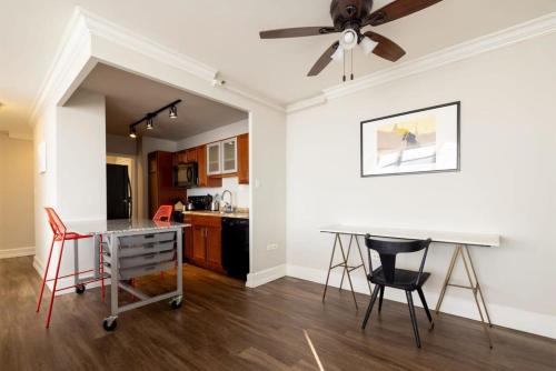 TWO 800 Tower CozySuites with gym! 21FL in Louisville, USA