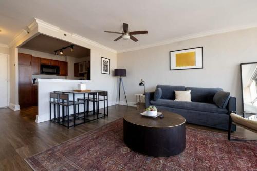 CozySuites 800 Tower 2BR with gym! 34 in Louisville, USA
