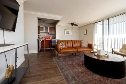 CozySuites 800 Tower 2BR with gym! 31 in Louisville, USA