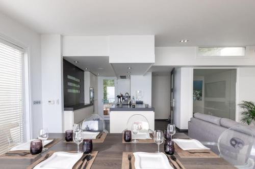 3 bedrooms Duplex penthouse - Monaco border 2min walking distance in Menton