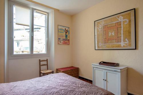 Bright flat in the centre of Marseille - image 10