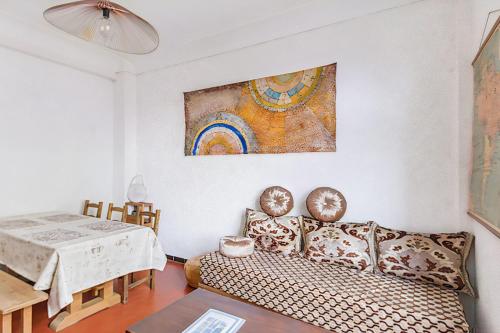 Bright flat in the centre of Marseille - image 6