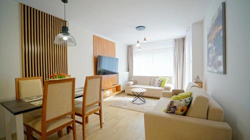 One-Bedroom Apartment image 5