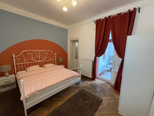 SweetHome near Historical Center