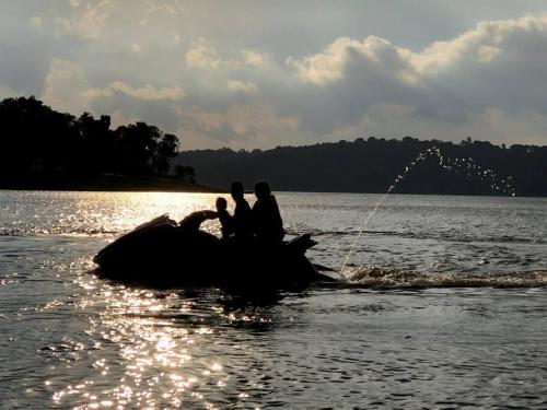 Chácara em Ibiúna com piscina e acesso a represa