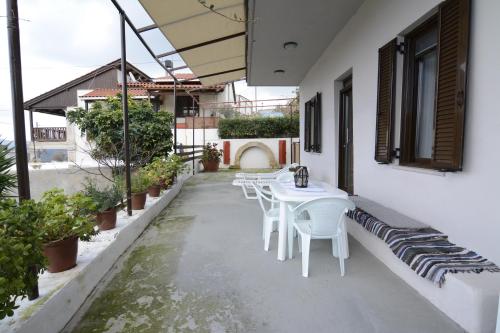 Kallergiana Bay view family home