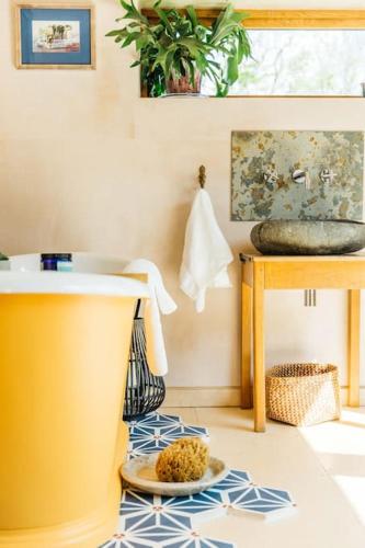 Romantic Country Annex With Views - 10 min to Bath in Wick