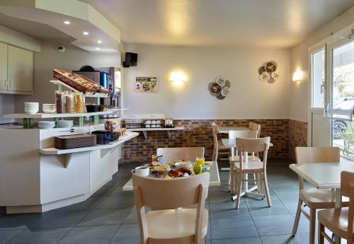 B&B Hôtel SACLAY - image 10