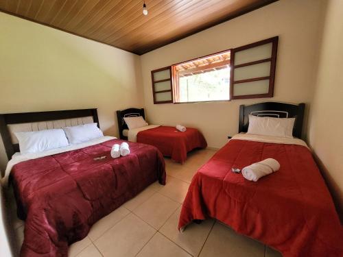 2 bedrooms, 7 beds