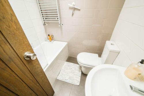 Charming & Stylish 2-Bed House - 20 min Walk to Centre, Bath (foto 8)