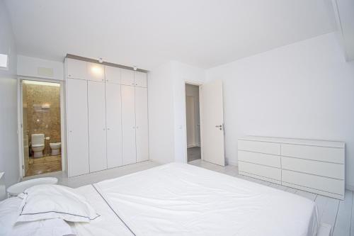 Spacious VIlla with Swiming Pool and Terrace Spacious VIlla with Swiming Pool and Terrace