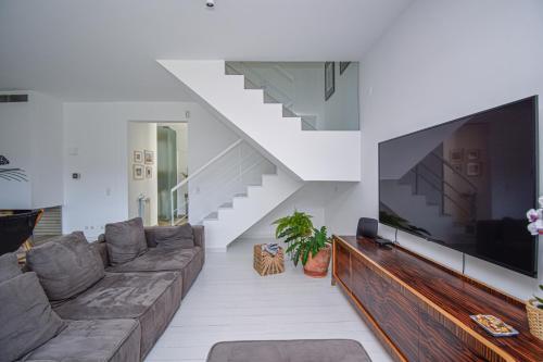 Spacious VIlla with Swiming Pool and Terrace Spacious VIlla with Swiming Pool and Terrace