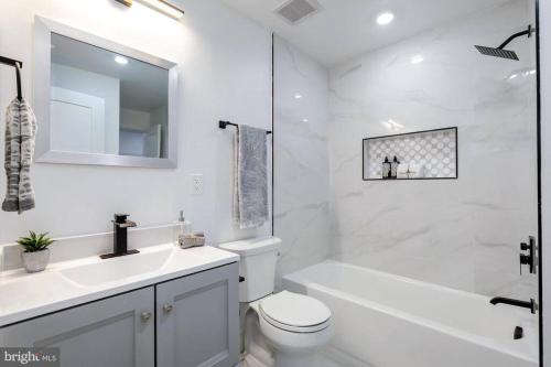 BrandNew Luxury Capitol Hill APT! Near Free Trolly in Washington, USA