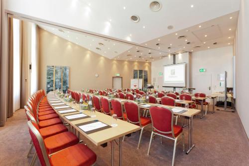 Holiday Inn Stuttgart an IHG Hotel - image 13