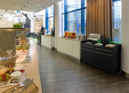 Holiday Inn Stuttgart an IHG Hotel - image 2