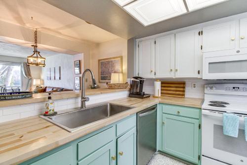Lakefront Moneta Home with Community Boat Dock! in Moneta, USA