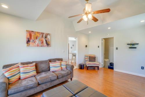 Group-Friendly Durham Home 6 Mi to Duke University in Durham, USA
