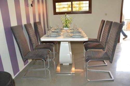 Elegant villa for family and business trips photo 2