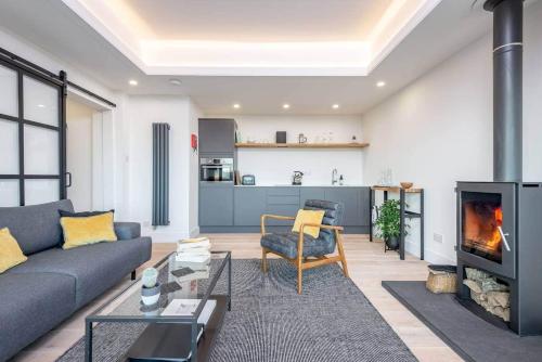 Balone Garden Cottage - Wood Burner