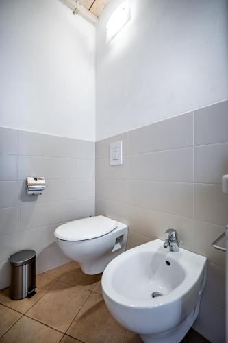 Two-Bedroom Apartment with Balcony image 2