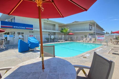 Swimming pool, Motel 6-Tulare, CA in Tulare (CA)