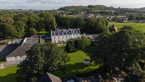 Hallgarth Manor House - image 14