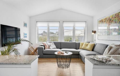 Nice Home In Nyborg With Kitchen in 尼保