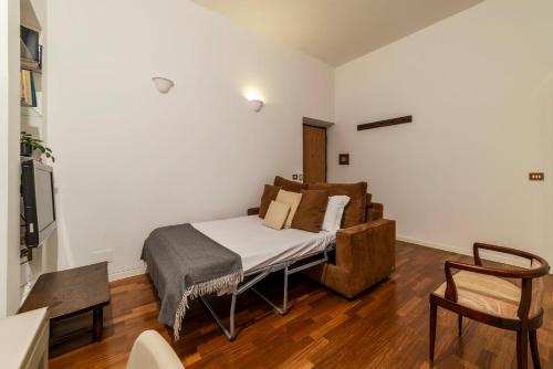 A stone’s throw from the Colosseum! - image 2