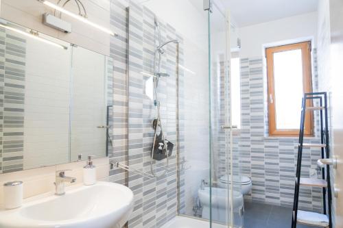 Shower, Free Parking Napoli vista mare in San Giovanni a Teduccio