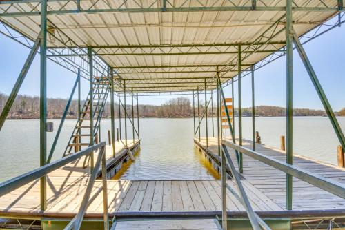 Lake Hartwell Retreat with 2-Tier Dock and Boat Slip! Lake Hartwell Retreat with 2-Tier Dock and Boat Slip!