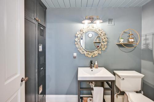 Walk to Arkansas River Historic Palace Loft! in Salida, USA