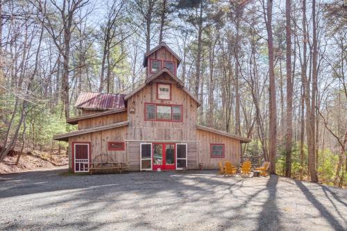 . Jasper 7 Timbers Cabin on 10 Acres with a Creek!